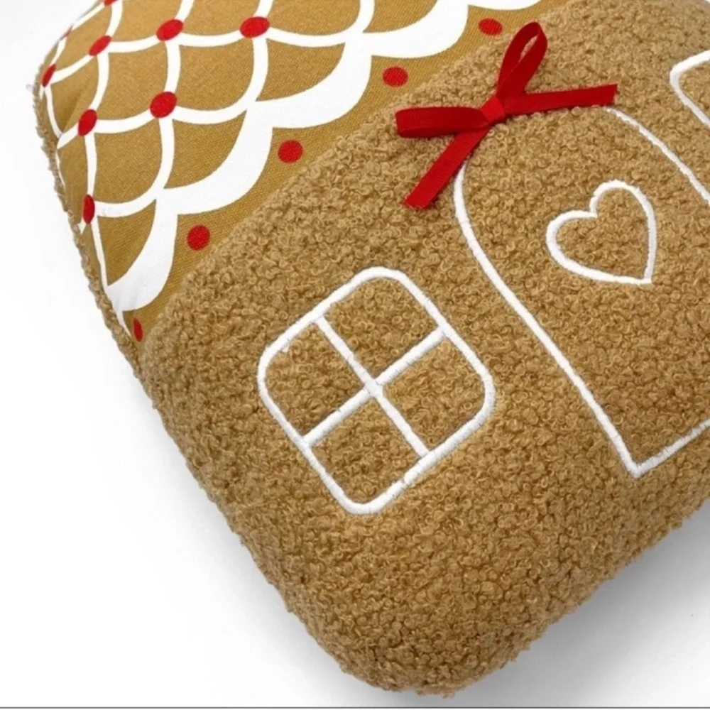 Target Bullseye Playground Holiday Gingerbread House Decorative Pillow, New!